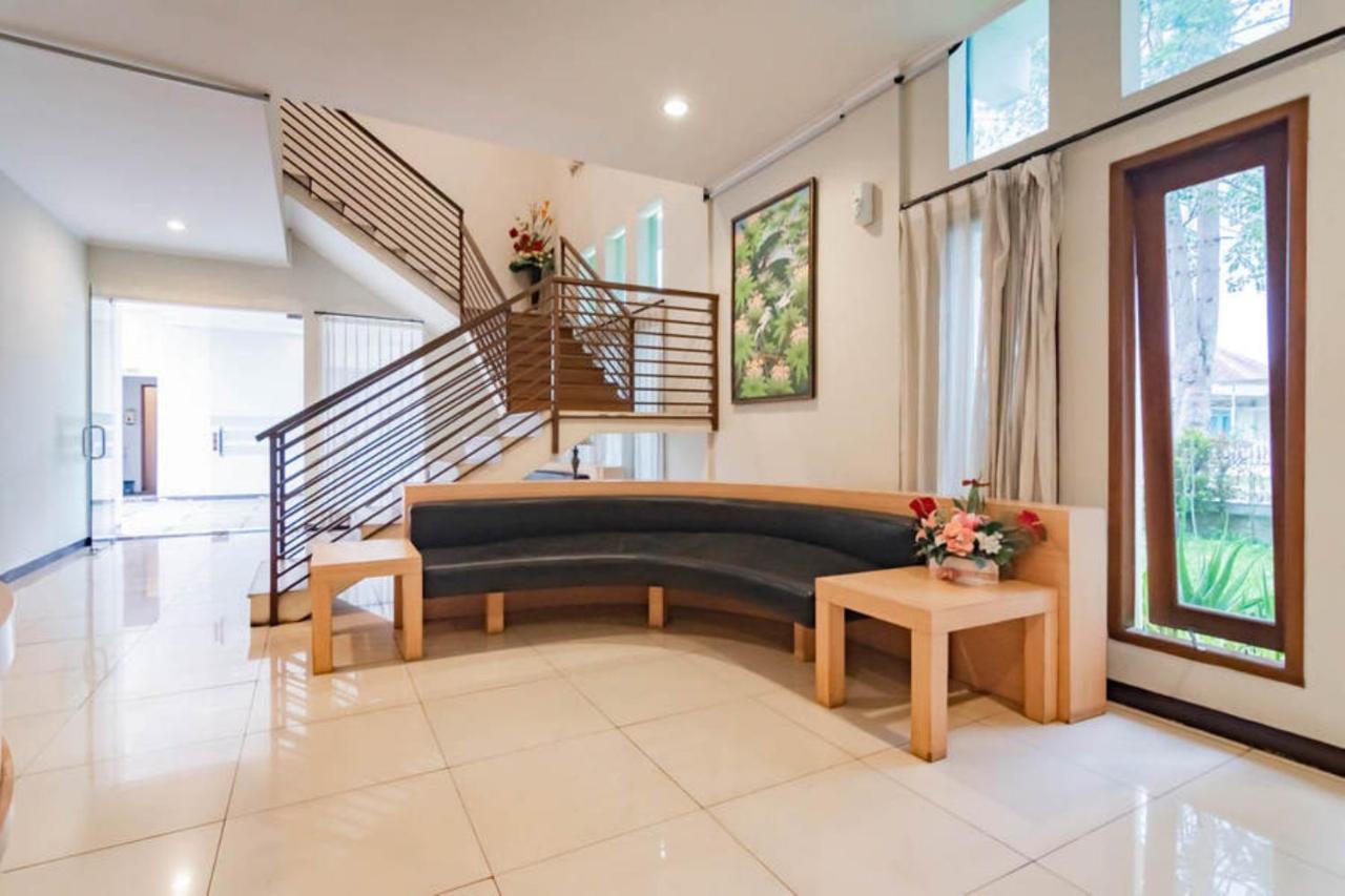 Reddoorz Near Lembang Park & Zoo 2 Otel Dış mekan fotoğraf